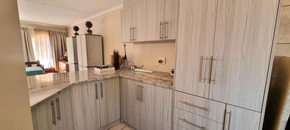 Lots of cupboards