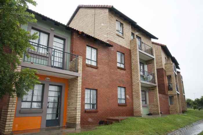 To Rent: Apartment in Cosmo City with onsite creche, playground, and security.