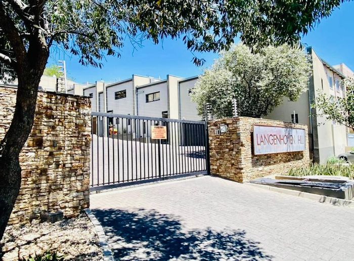 Property #2152898, Townhouse pending sale in Eros