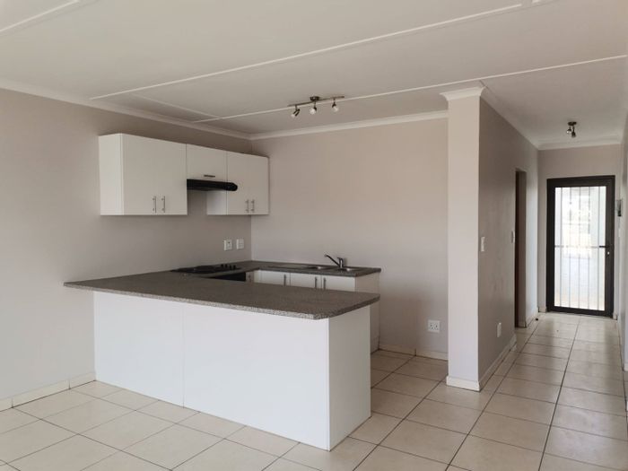 Modern Apartment for Sale in Okahandja Central: 2 Bedrooms, Balcony, Convenient Amenities!