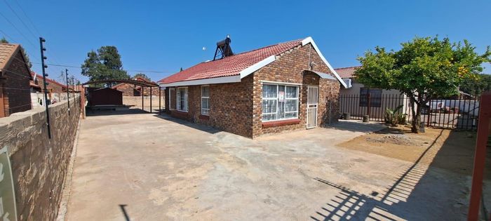 Property #2260142, Business for sale in Mmabatho Central