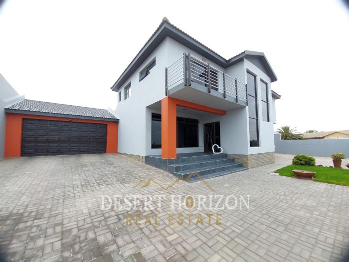 Ocean View House For Sale: 4 bedrooms, office, indoor BBQ, sea views.