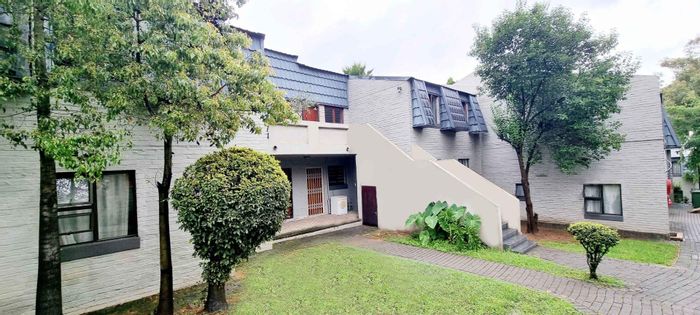 Property #2102520, Apartment sold in Bryanston