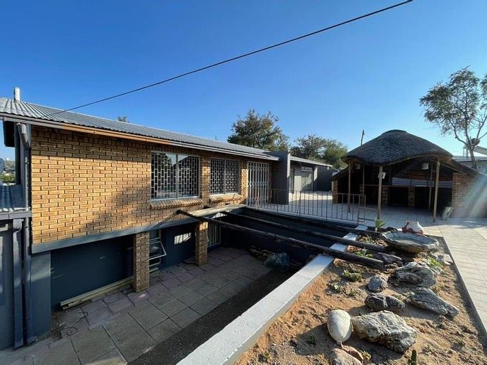 Spacious Eros house with pool, large yard, and rental income potential for sale.