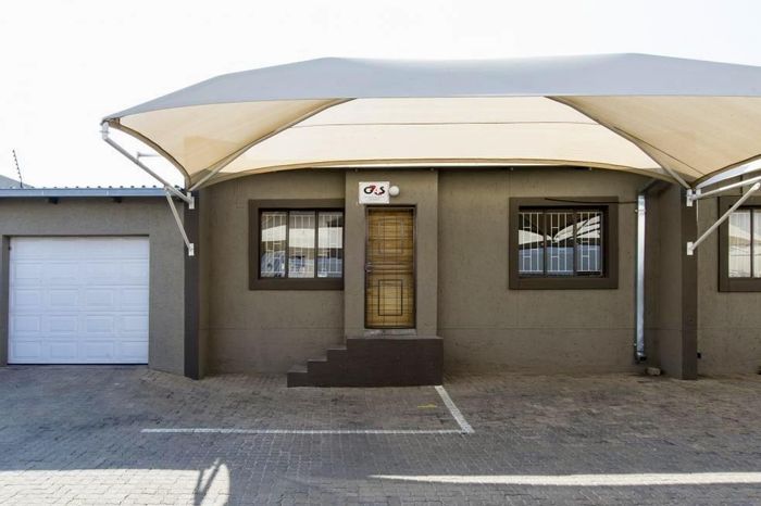 For Sale: Apartment in Pioniers Park Ext 1 with 23 units, secure access.