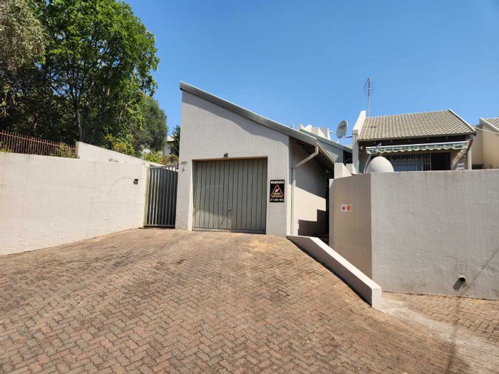 Property #2328649, Cluster Rental Monthly in Bryanston