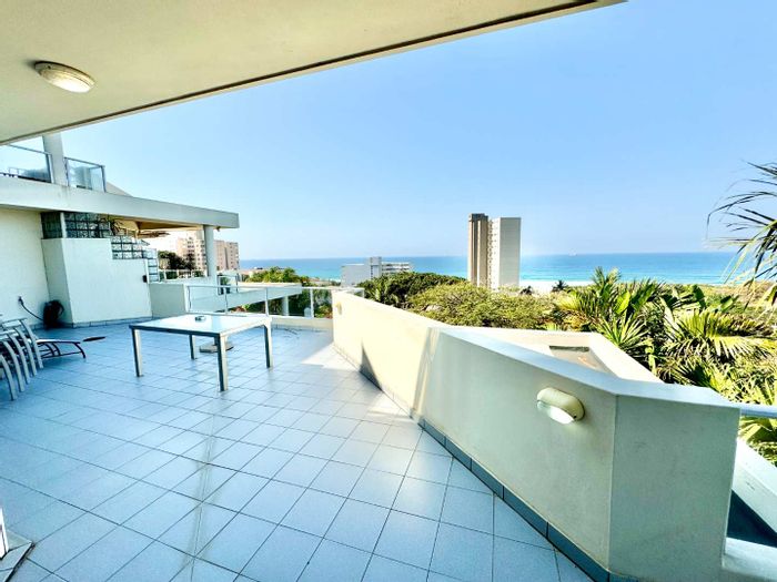 Umhlanga Central Apartment To Rent: 3 beds, sea views, close to beach and shops.