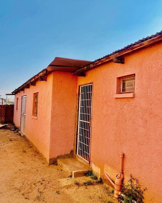 House for sale in Katutura: 3 properties, storage, corner braai, renovation needed.