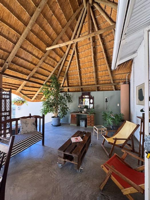 To Rent: Suiderhof House with 3 Bedrooms, Office, Lapa, and Flatlet.