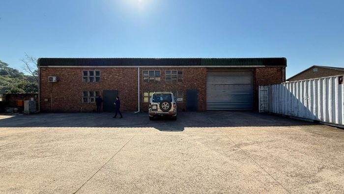 Industrial space to rent in Westmead with private yard and container access.