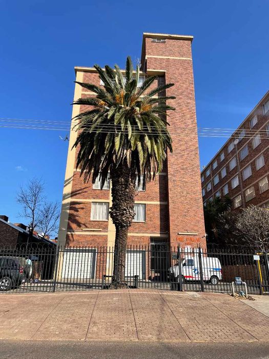 Property #2397850, Apartment For Sale in Silverton