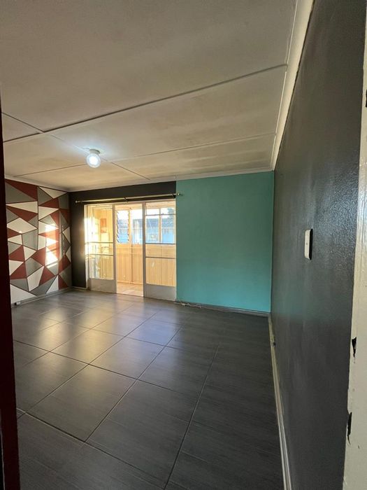 3-Bedroom Apartment To Rent in Algoapark with parking, prepaid electricity, and water included.