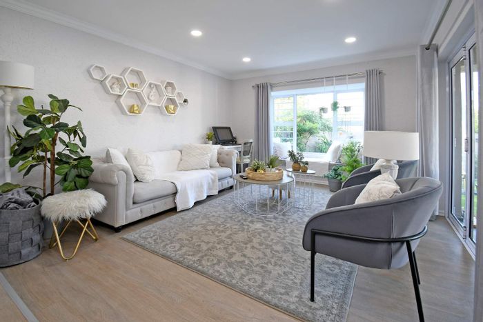 For Sale: Townhouse in Fourways Gardens with 3 bedrooms, inverter, and smart home features.