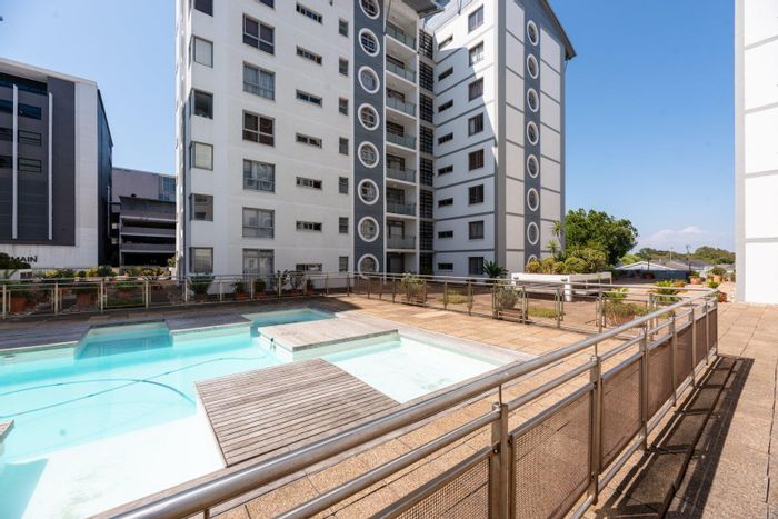 Secure Ground Floor Apartment in Claremont Upper Near UCT and Amenities For Sale!