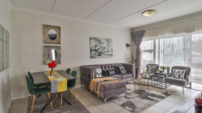 For Sale: Apartment in Greenstone Ridge with 3 beds, gym, and 24/7 security.