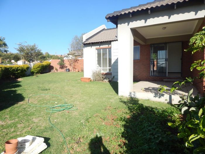 Property #2143669, Townhouse for sale in Mooikloof Ridge