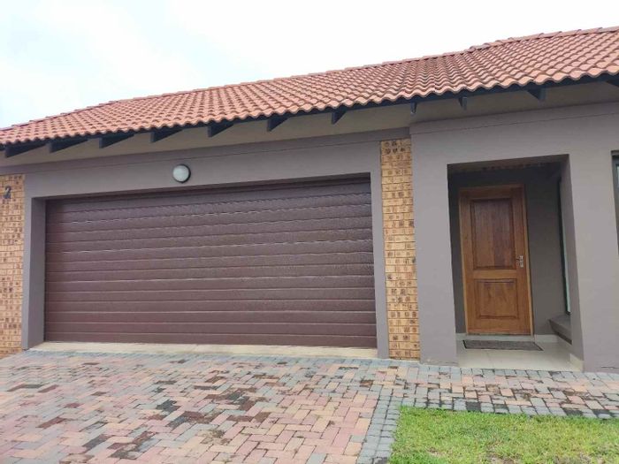 To Rent: House in Bateleur Estate with two bedrooms, garage, and garden access.