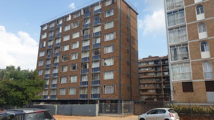 For Sale: Apartment in Pretoria Central, ideal for student living with rental income.