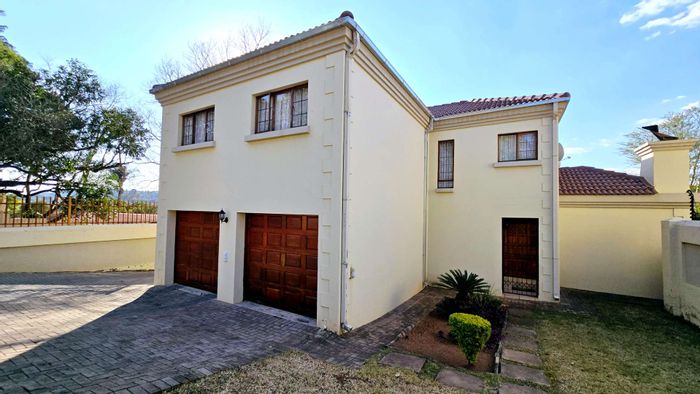 For Sale: Meyerspark House with 4 bedrooms, double garage, and private garden.