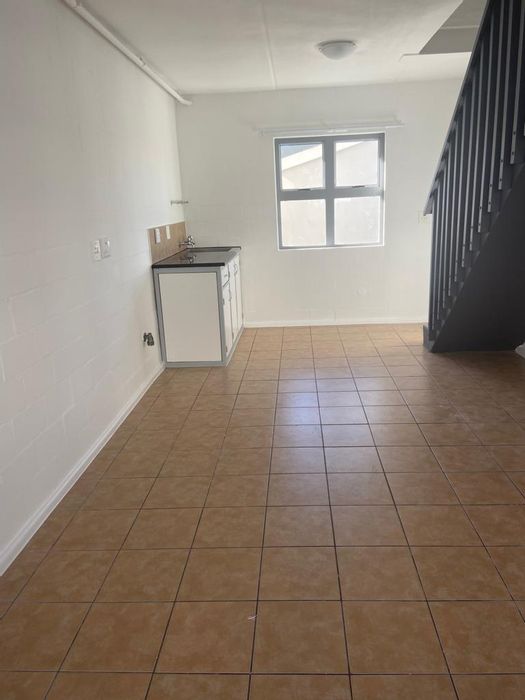 Property #2141878, Apartment rental monthly in Steenberg