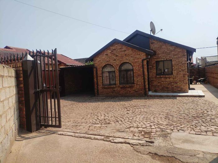 Property #2418575, House Rental Monthly in Mahube Valley