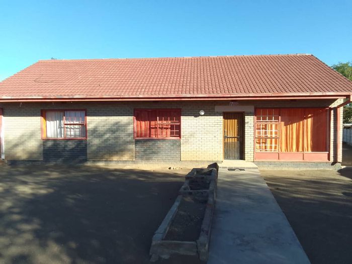 Property #2153217, House for sale in Keetmanshoop Central