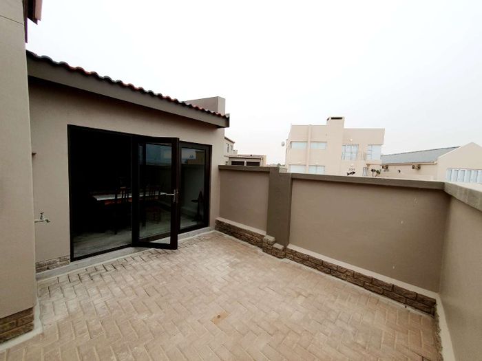 Property #2246367, Townhouse for sale in Henties Bay Central