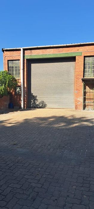 Property #2260064, Industrial rental monthly in Queensburgh Central