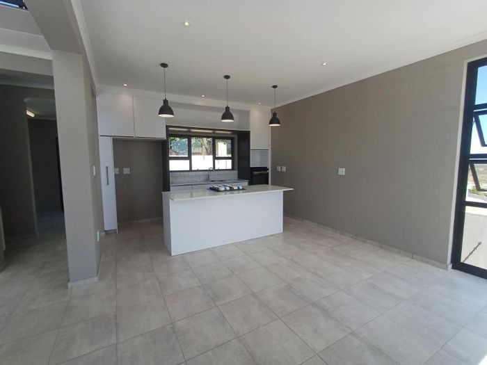 Elisenheim House To Rent: 3 en-suite bedrooms, study, double garage, braai area.