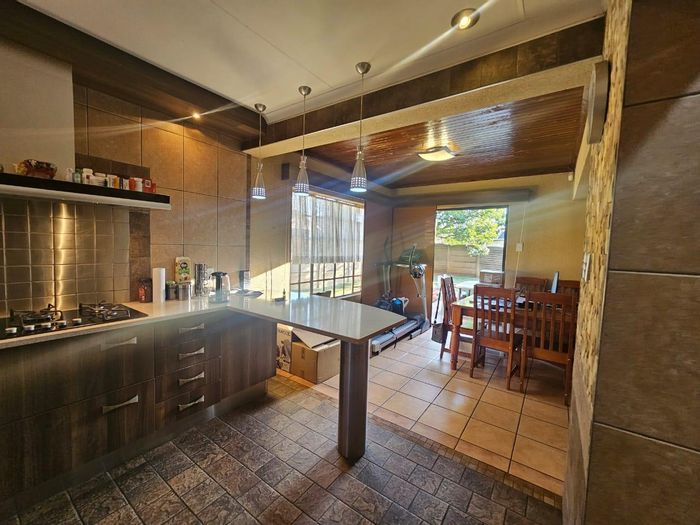 Property #2196661, House pending sale in Glen Marais