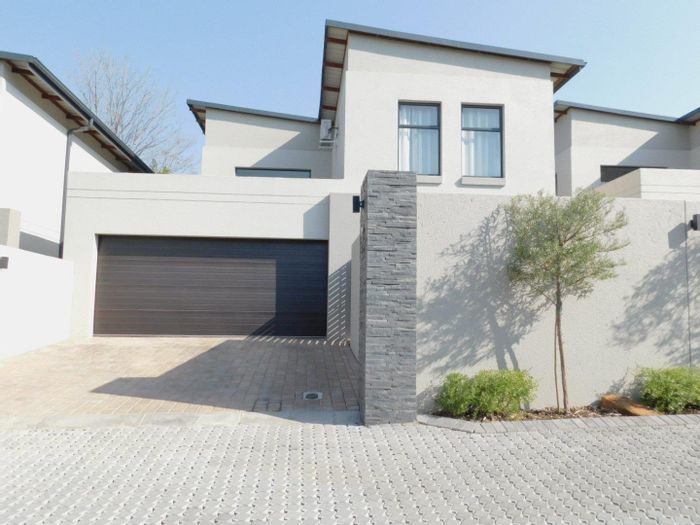 Property #2232615, Cluster rental monthly in Bryanston