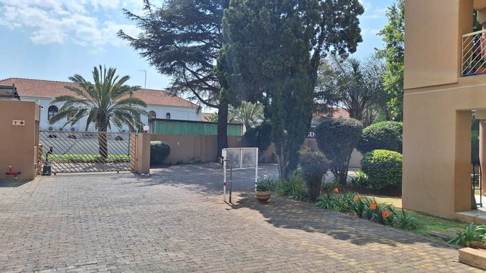 2-Bedroom Apartment in Blackheath To Rent with Private Patio and Security Features.