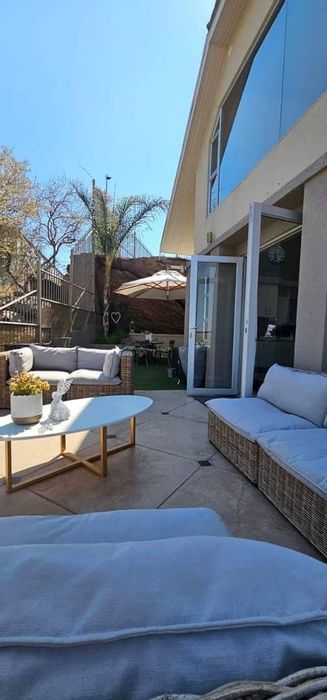 Spacious 4-Bedroom Townhouse for Rent in Prime Klein Windhoek Location!