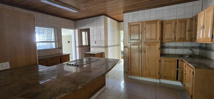 Elarduspark House For Sale: 5 Bedrooms, Pool, Sauna, Bar, 2 Garages.