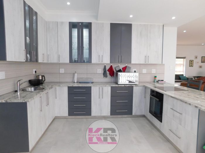 Property #2403293, House For Sale in Henties Bay Central