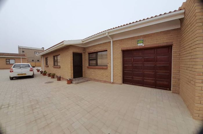 Property #2022018, Townhouse for sale in Henties Bay