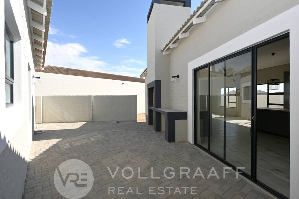 Outside braai courtyard