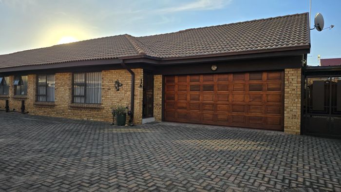 New Redruth Townhouse For Sale: 3 beds, 2 baths, double garage, scullery.