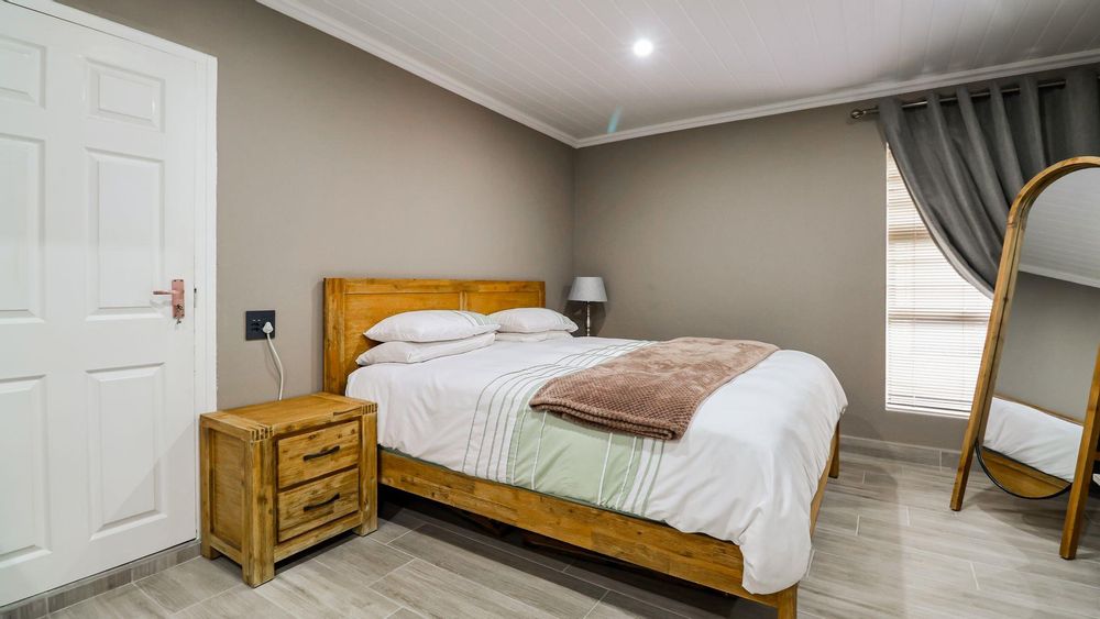 Ground level Guest room- on-suite