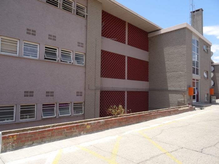 Property #1871387, Apartment pending sale in Windhoek Central