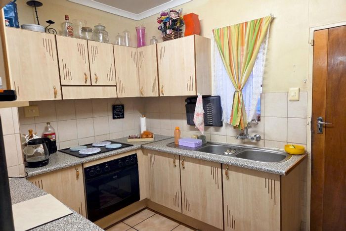 Property #2394561, Townhouse For Sale in Fleurdal