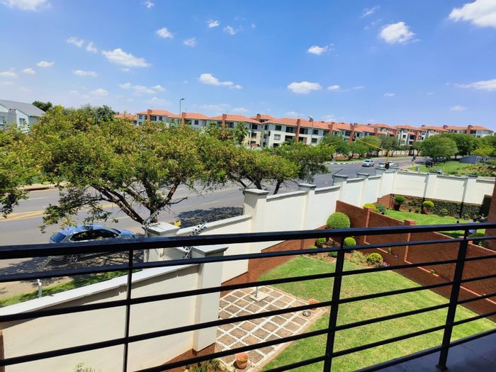 Property #2203290, Apartment rental monthly in Greenstone Hill