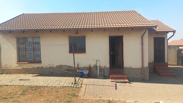 Property #2173313, House for sale in Roodekop