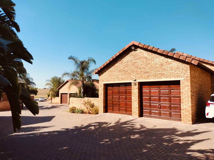 Property #2256068, Townhouse rental monthly in Ruimsig