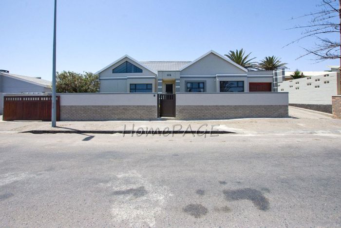 Property #2204740, House for sale in Walvis Bay Central