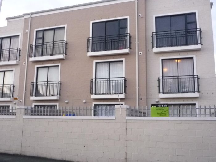 Property #2246305, Apartment rental monthly in Wynberg
