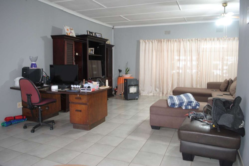 Dining room looking at the lounge