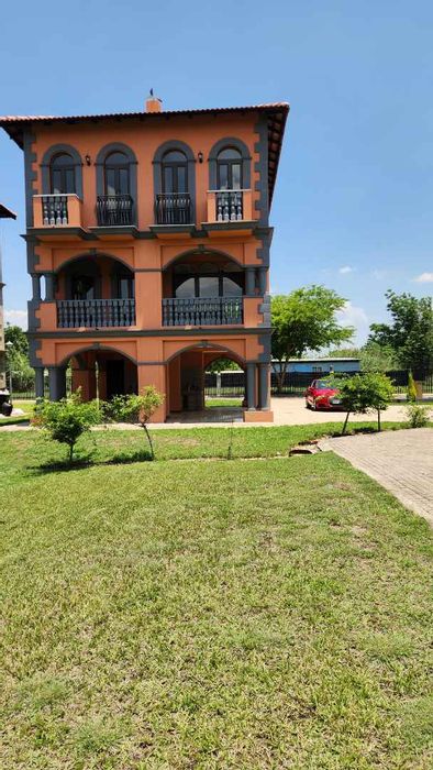 Ifafi House For Sale: 3 en-suite bedrooms, secure estate, open-plan living, fireplace.