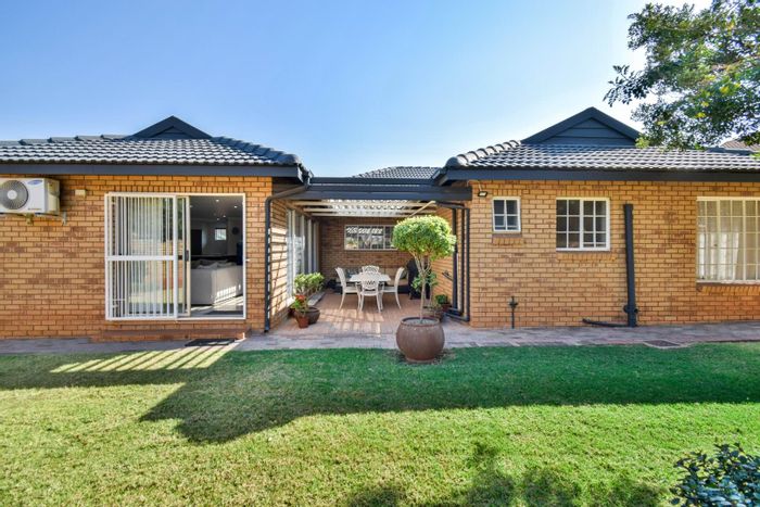 Property #2411656, Cluster For Sale in Moreleta Park