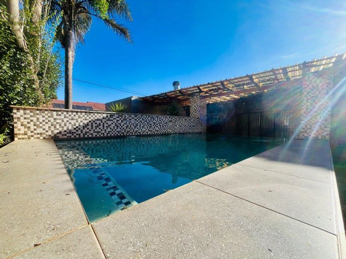For Sale: Spacious 4-bedroom house with pool, garden, and entertainment area in Suideroord.